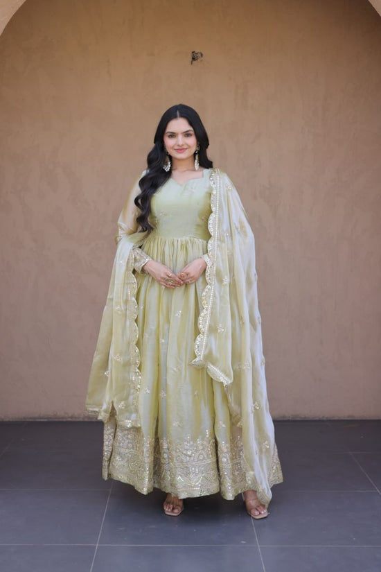 Amrah Wholesale Ka 1260 Fendi Silk Embroidered Gown