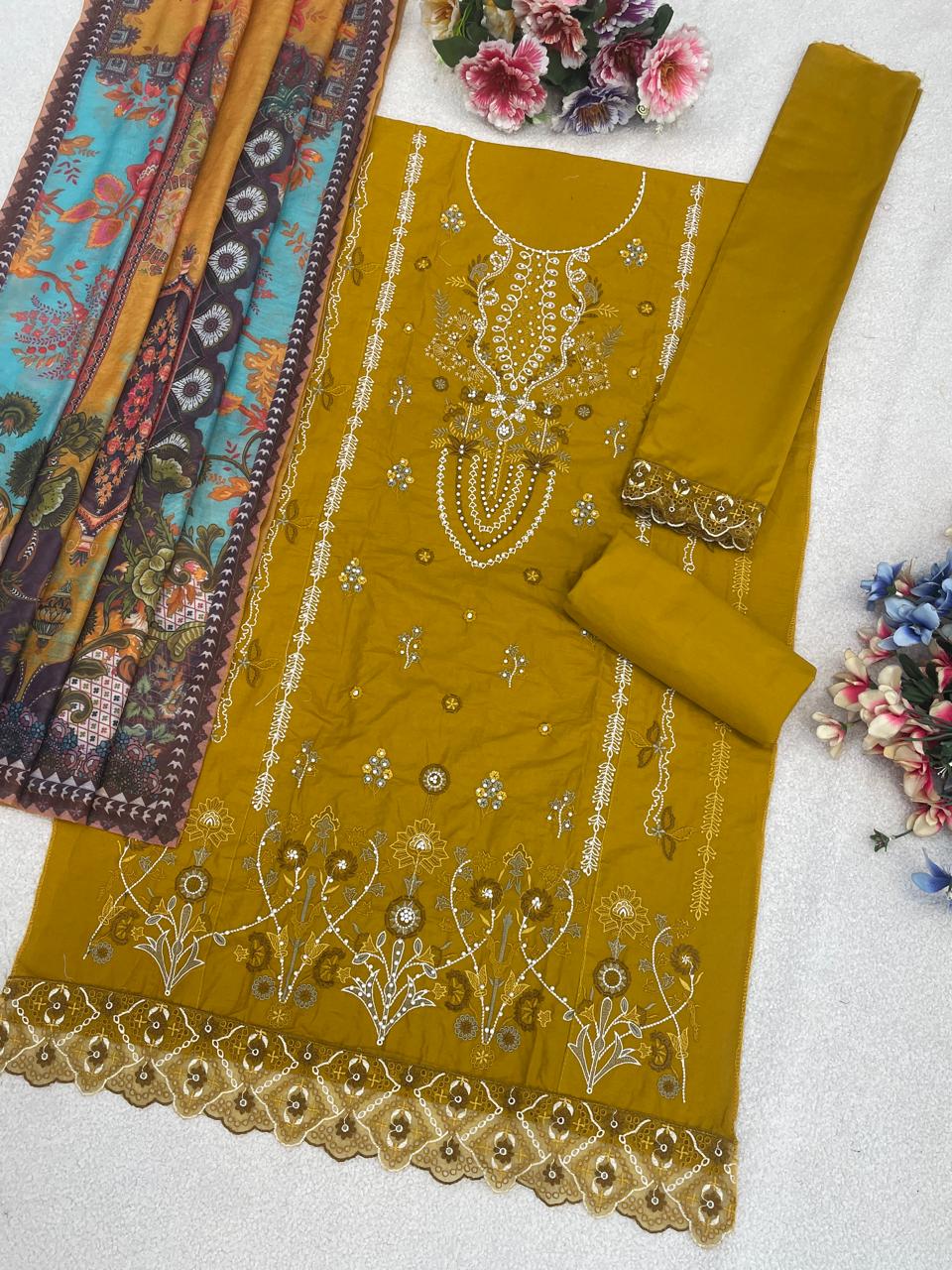 Amrah Wholesale Mah E Rooh 4234 A To D Cambric Cotton Dress Material