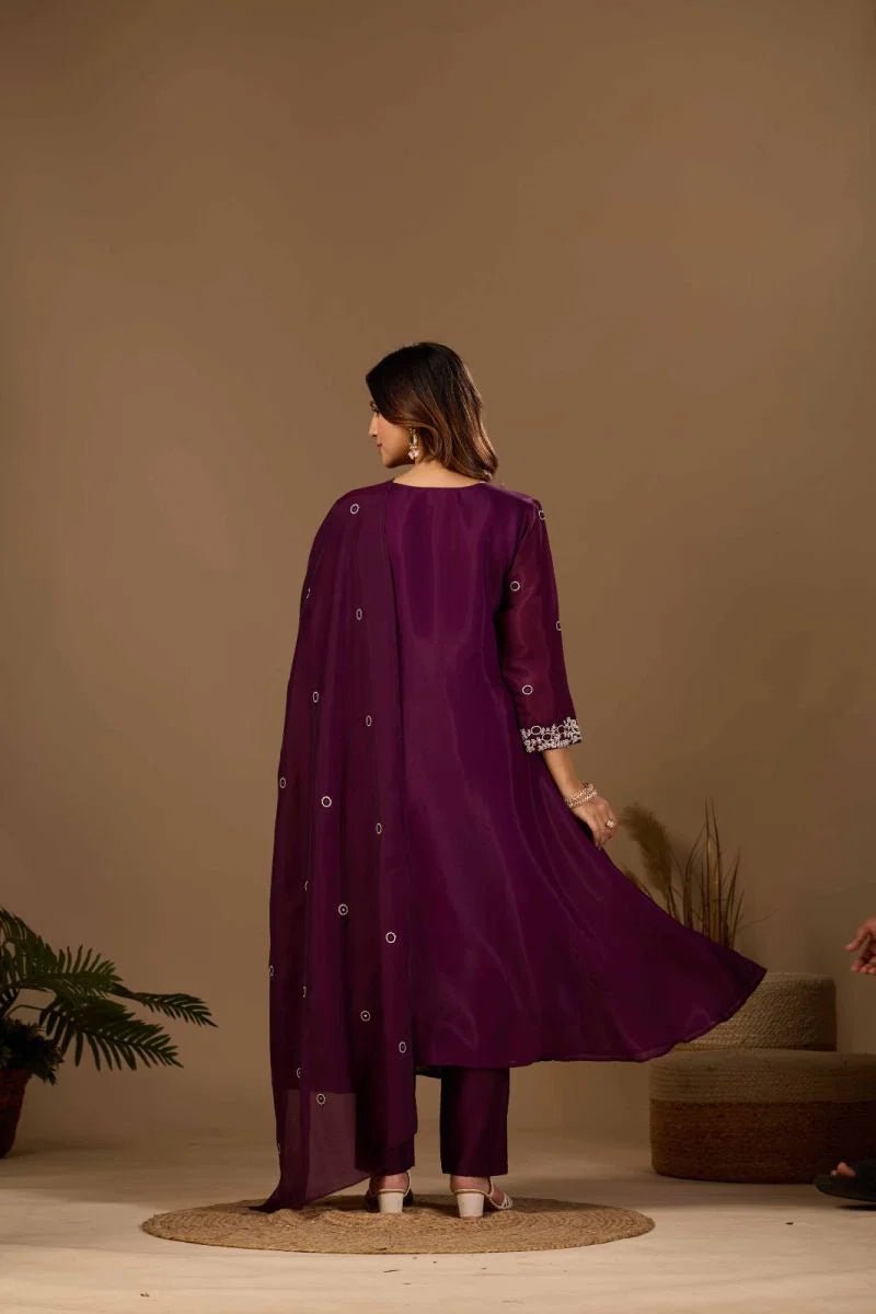 Amrah Wholesale Md 108 Mul Chanderi Embroidered Kurti Pant Dupatta Set - Amrah Wholesale