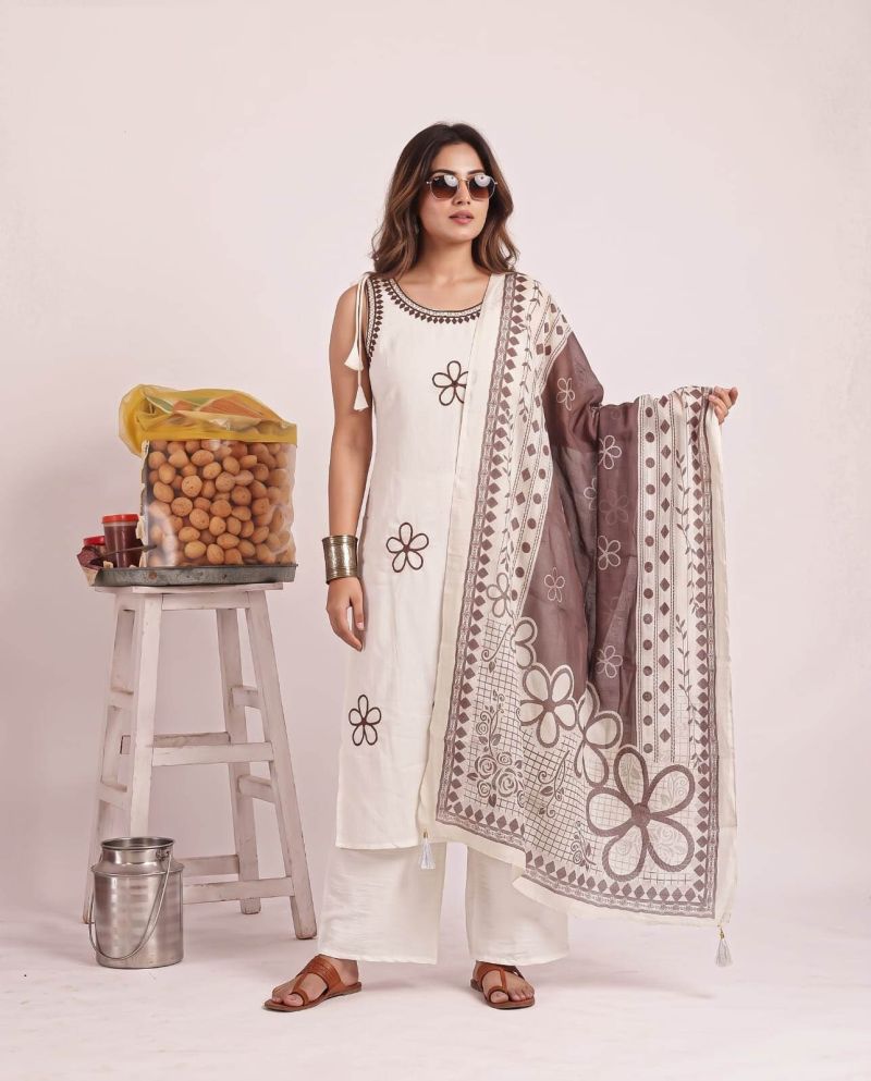Amrah Wholesale Naisha K 1399 Pure Nylon Viscose Embroidered Kurti Pant Dupatta Set