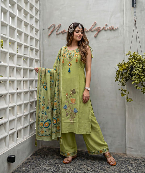 Amrah Wholesale Naisha K 1404 Mul Vatican Salwar Suit Set