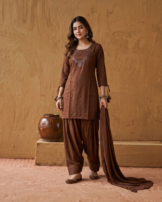 Amrah Wholesale Naisha K 1450 Roman Manual Work Farshi Salwar Suit