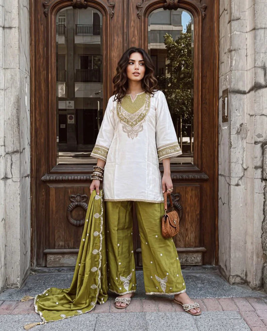 Amrah Wholesale Naisha K 1465 Chinon Soft Silk Kurti Pant Dupatta Set