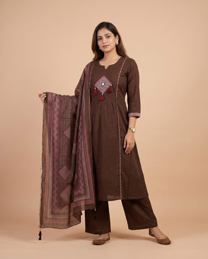 Amrah Wholesale Naisha K 945 Dhabu Cotton Kurti Pant Dupatta Set - Amrah Wholesale