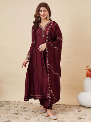 Amrah Wholesale Navya Kurti 320 Vichitra Silk Suit Set