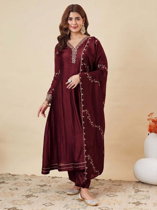 Amrah Wholesale Navya Kurti 320 Vichitra Silk Suit Set