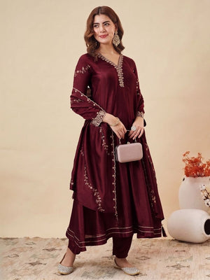 Amrah Wholesale Navya Kurti 320 Vichitra Silk Suit Set