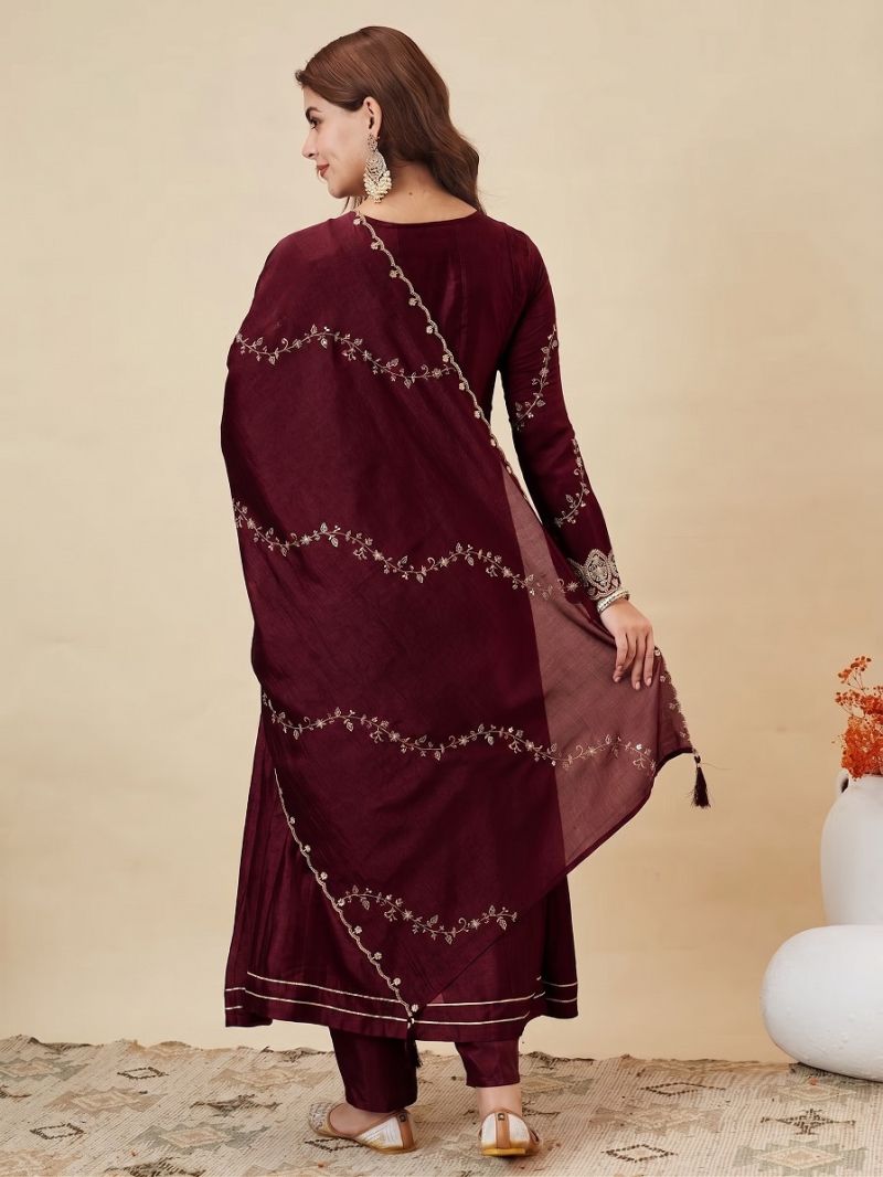 Amrah Wholesale Navya Kurti 320 Vichitra Silk Suit Set