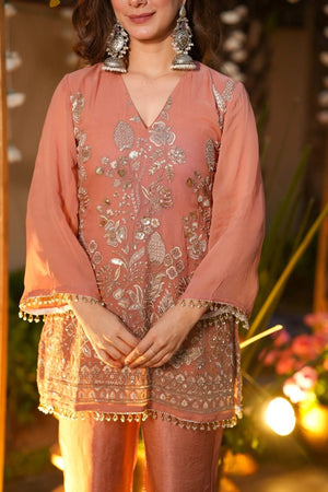 Amrah Wholesale Sattanishka 01 Crunchy Silk Kurti Pant Set