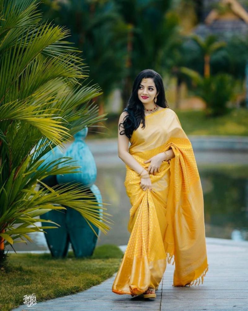 Amrah Wholesale Soft Silk 3048 Lichi Silk Jacquard Work Saree