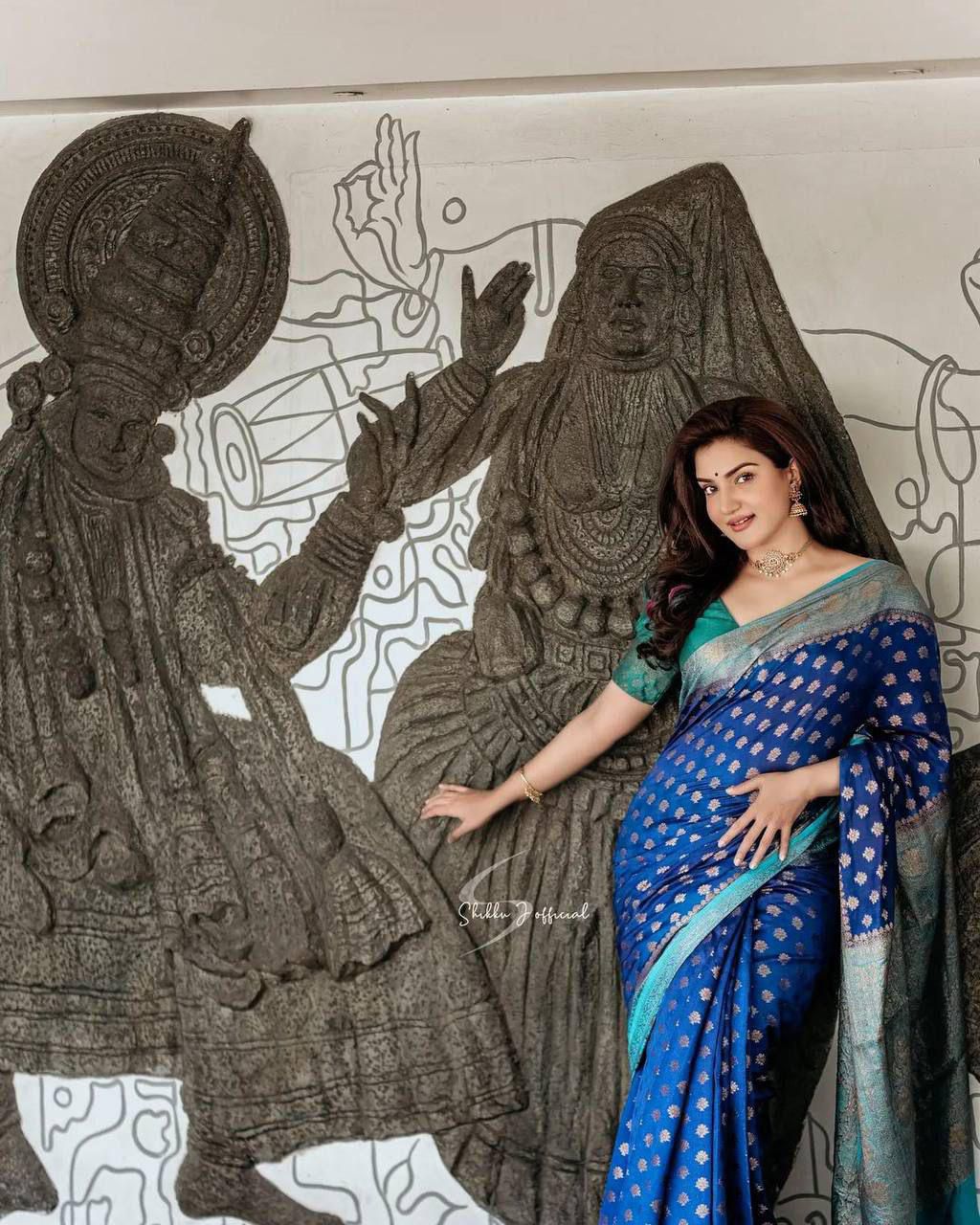 Amrah Wholesale Soft Silk 5012 Lichi Silk Jacquard Saree
