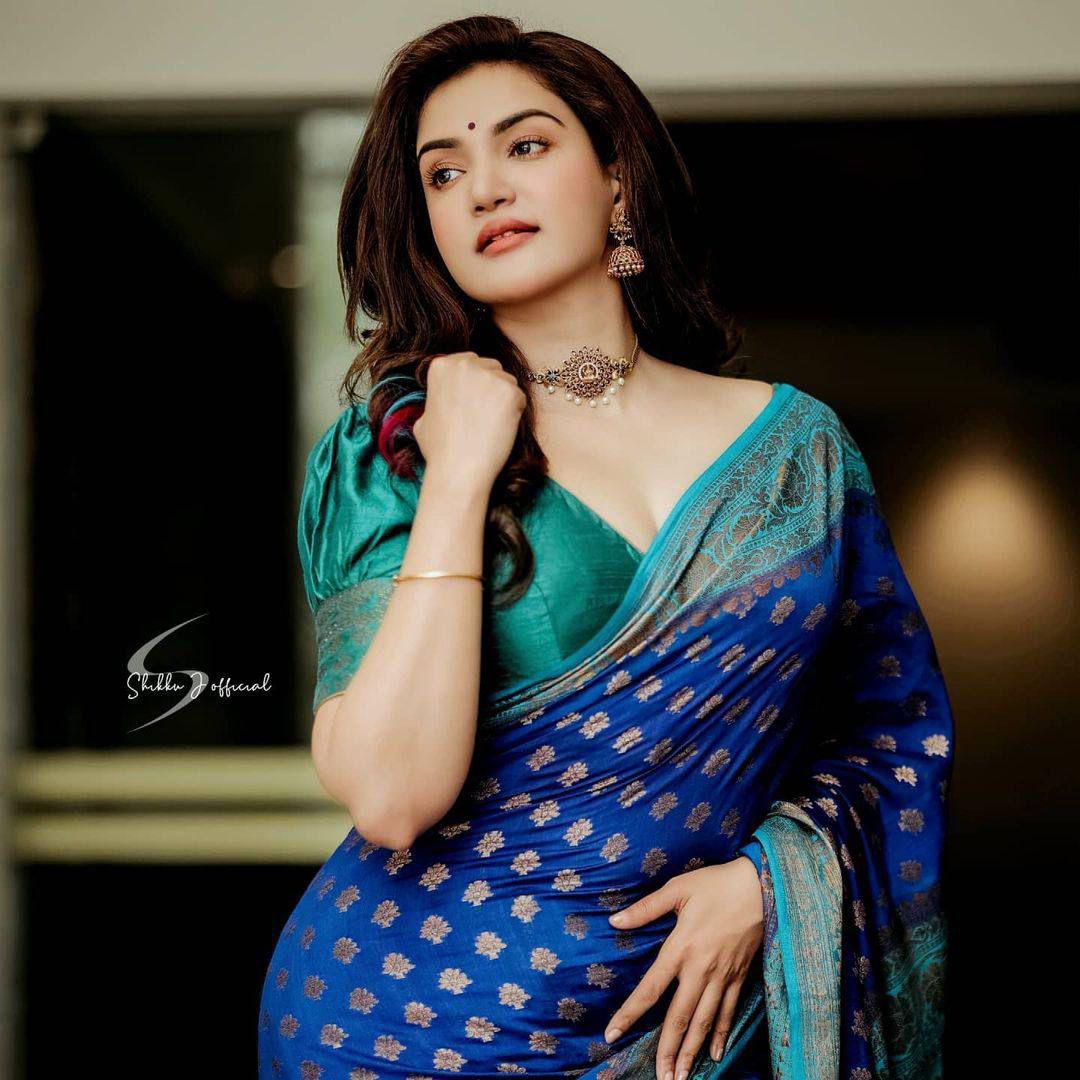 Amrah Wholesale Soft Silk 5012 Lichi Silk Jacquard Saree