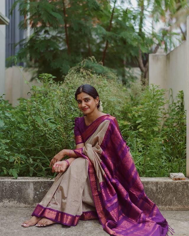 Amrah Wholesale Soft Silk 5044 Lichi Silk Saree