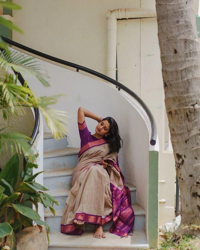 Amrah Wholesale Soft Silk 5044 Lichi Silk Saree
