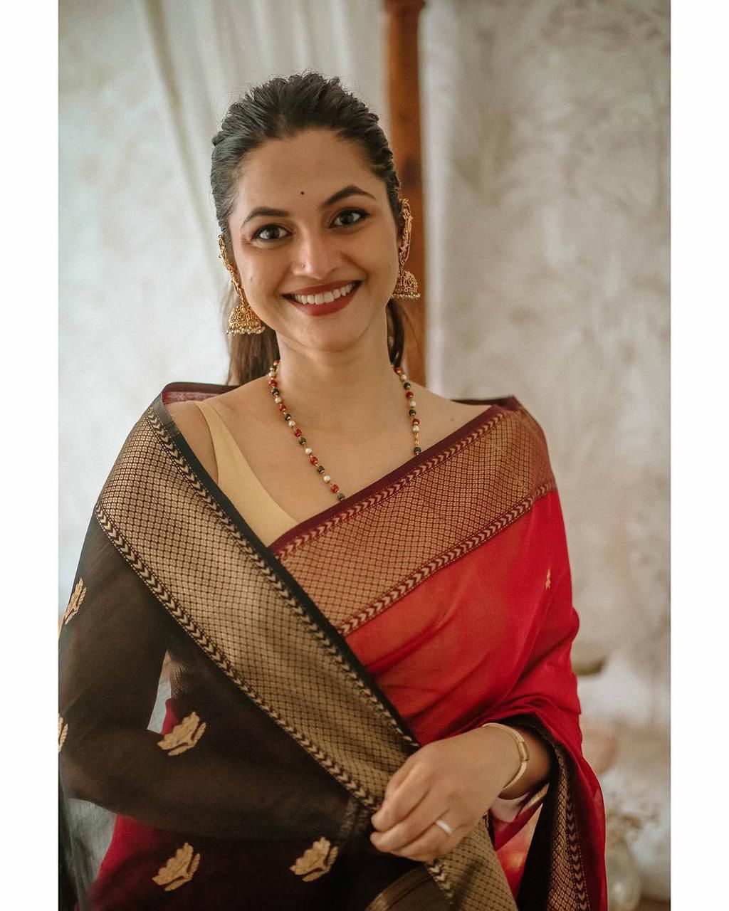 Amrah Wholesale Soft Silk 5060 Linen Slub Saree - Amrah Wholesale