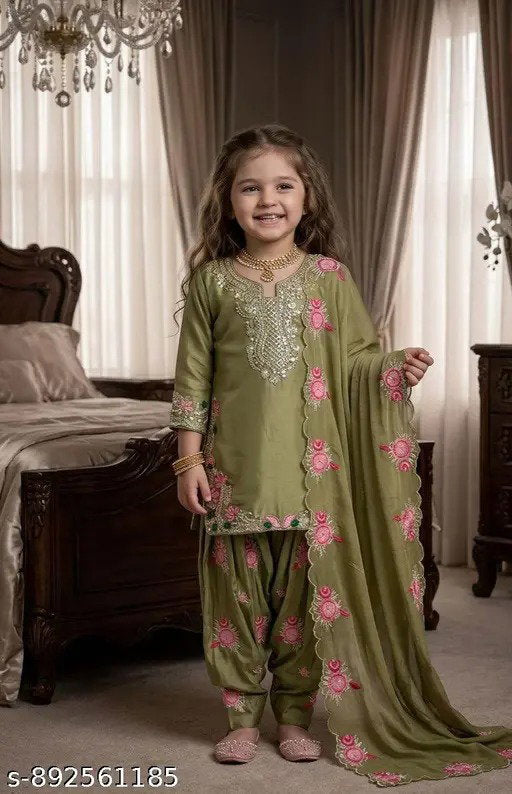 Amrah Wholesale St D No 164 Premium Silk Embroidered Girls Ethnic Dress