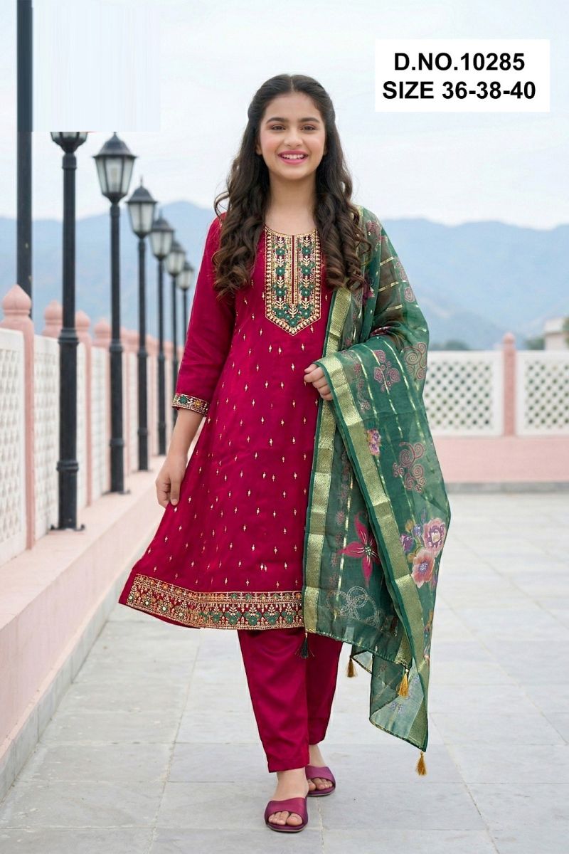 Amrah Wholesale Tanvikaa 10285 Roman Glass Embroidered Kurti Pant Dupatta Set