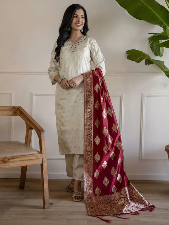 Amrah Wholesale Vp 9908 Silk Blend Embroidered Kurti Set