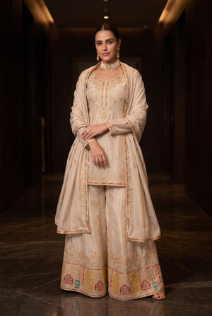 Aurraa Kathaa Premium Chinon Embroidered Kurti Pant Dupatta Set