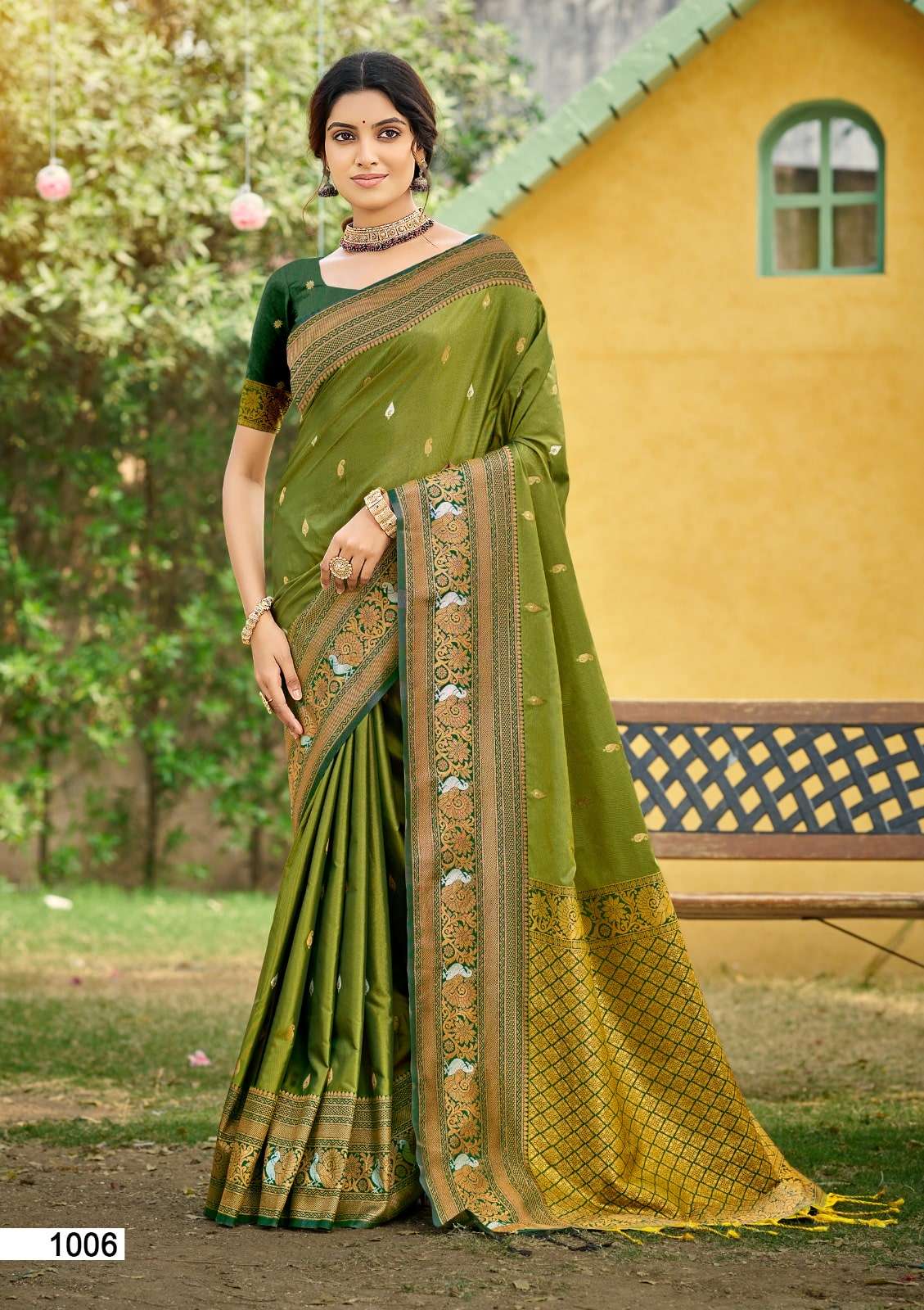 Bunawat Tanishka Silk