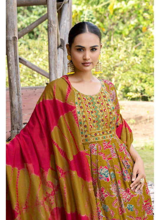 Erraha Amayra Vol 8 Vetican Foil Print Top Bottom Dupatta Set
