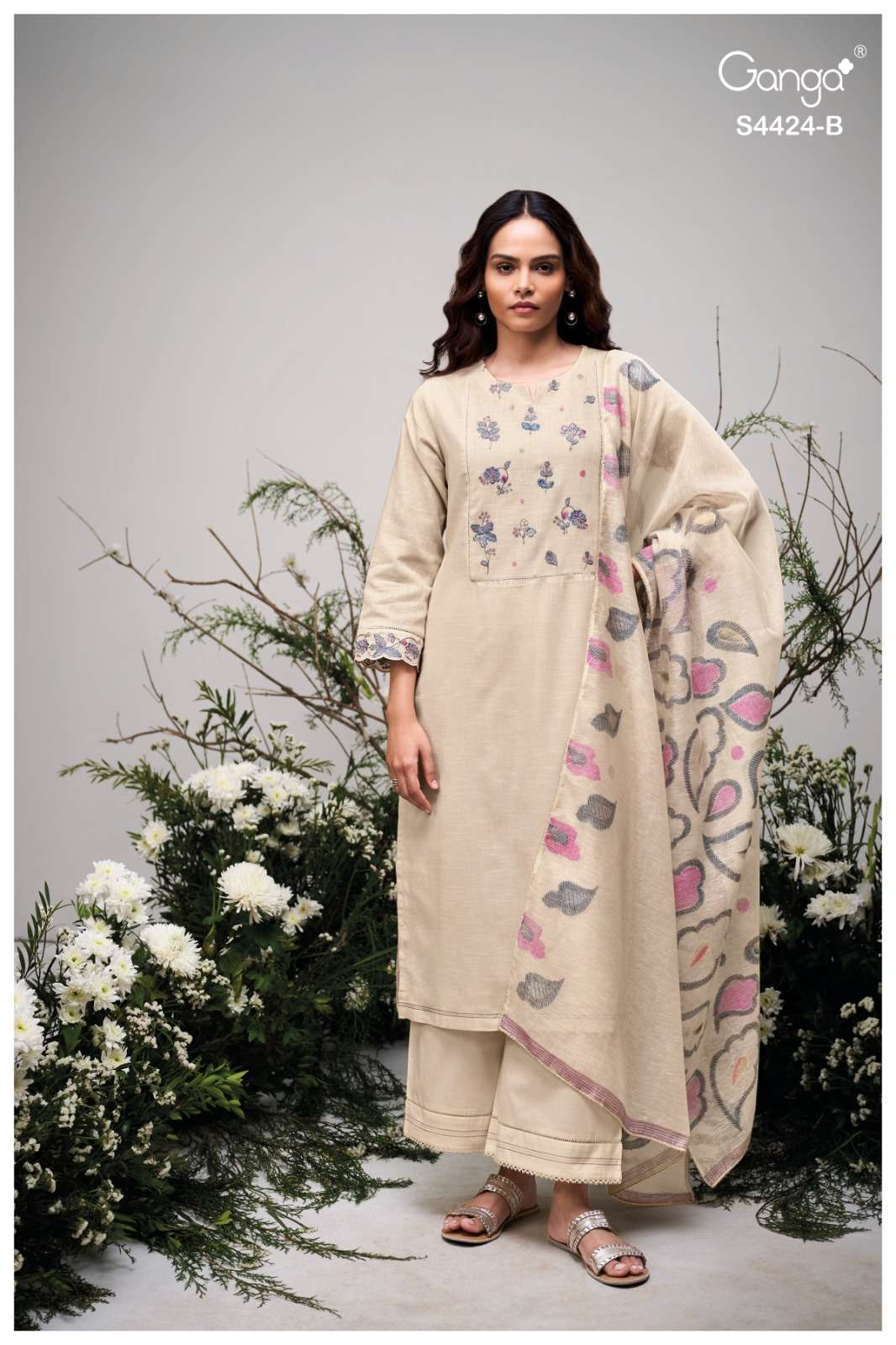 Ganga Fashion Airaah 4424