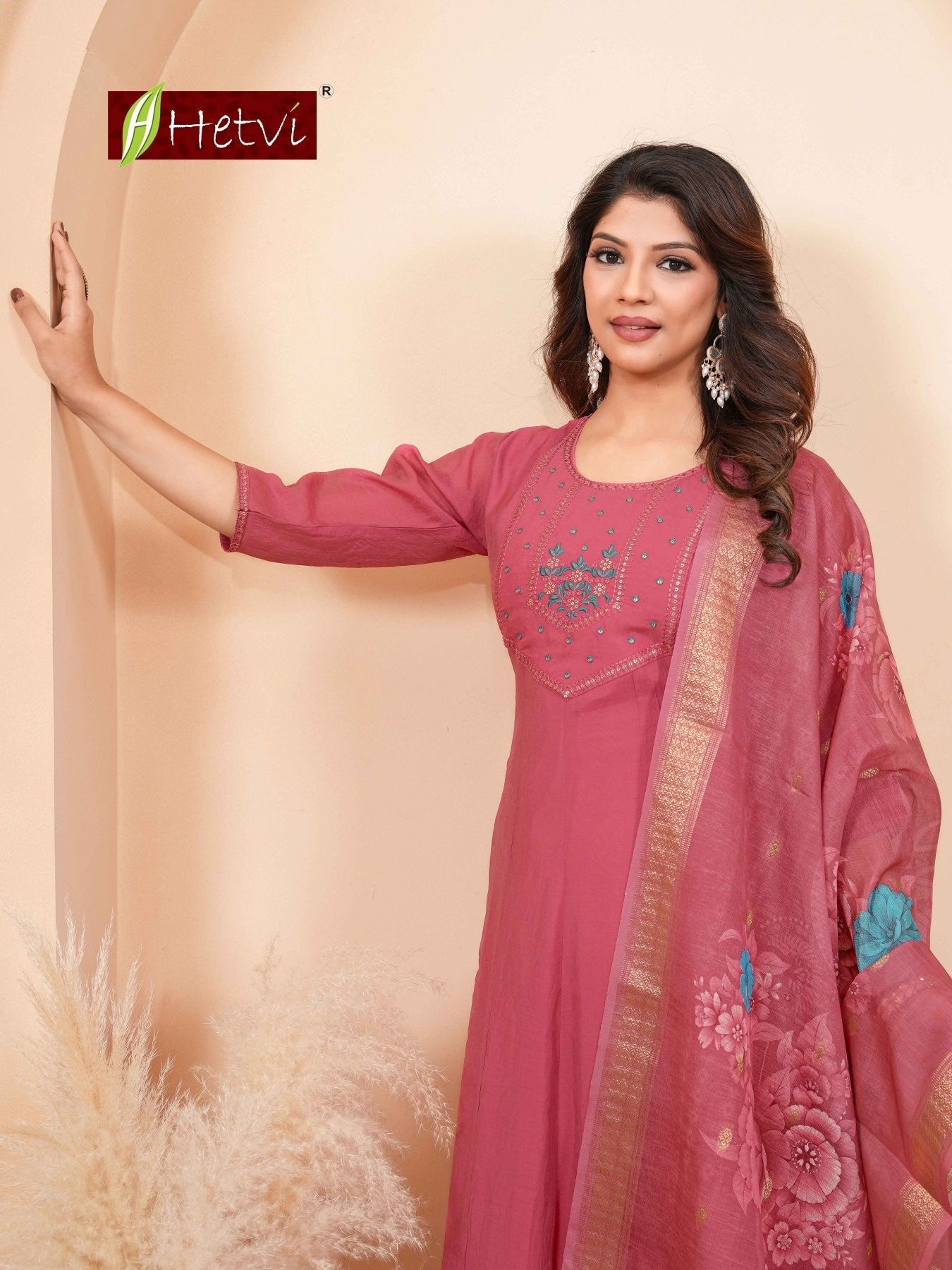Hetvi Raylee Mal Chanderi Embroidered Kurti Pant Dupatta Set - Amrah Wholesale