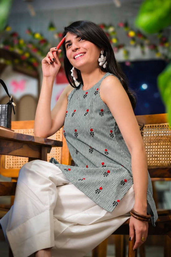 Amrah Wholesale Jf 3867 Khadi Cotton Short Kurti Set
