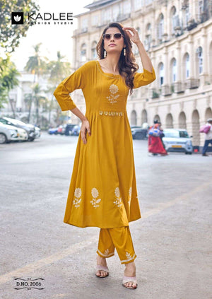 Kadlee Fashion Queen Rayon Printed Kurti Pant Set
