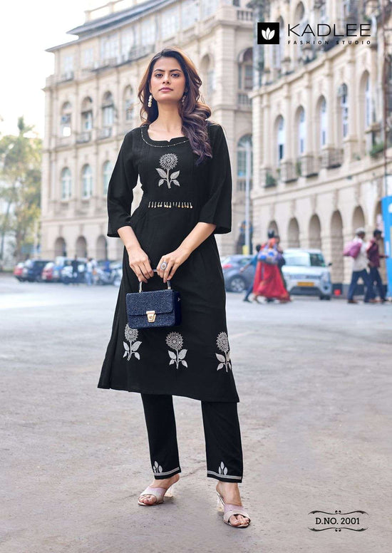 Kadlee Fashion Queen Rayon Printed Kurti Pant Set