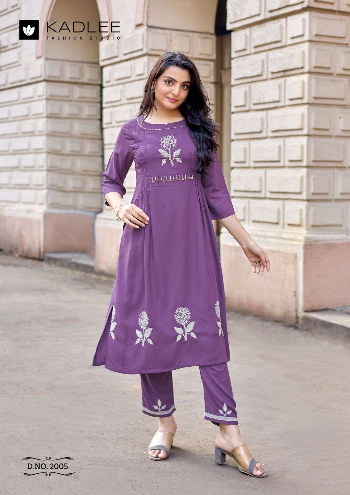 Kadlee Fashion Queen Rayon Printed Kurti Pant Set