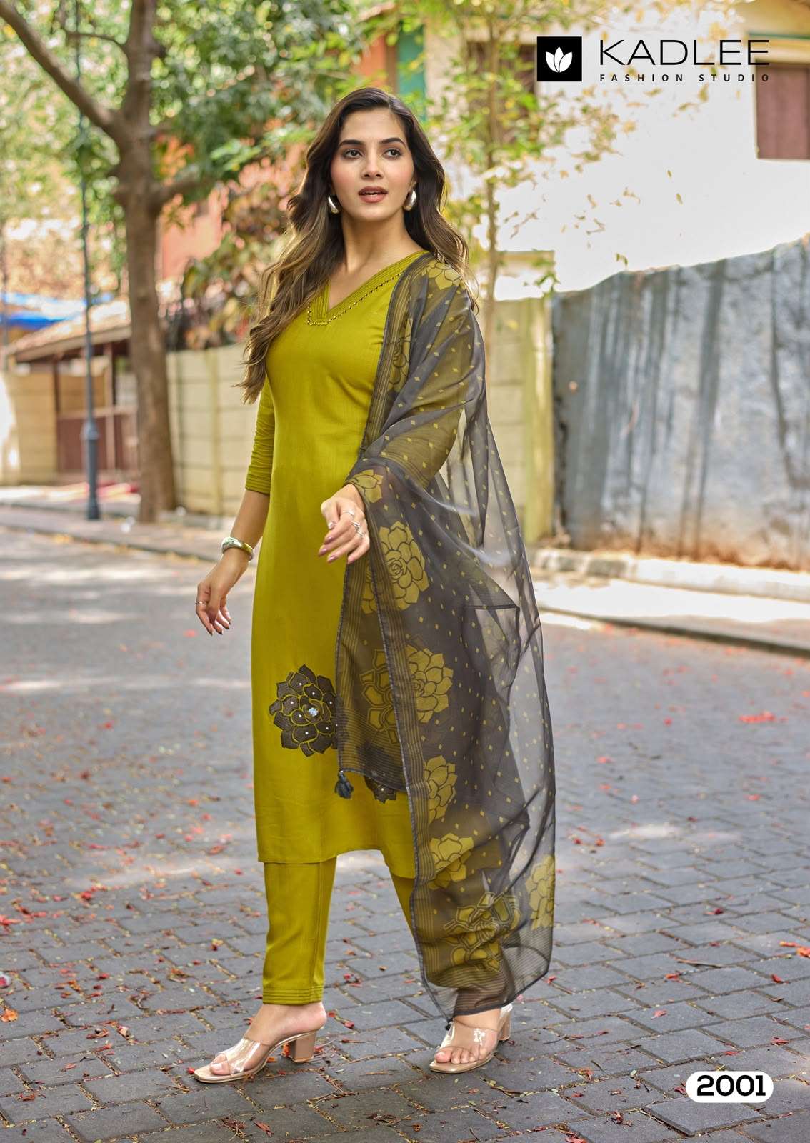 Kadlee Trisha Rayon Hand Thread Work Kurta Pant Dupatta Set