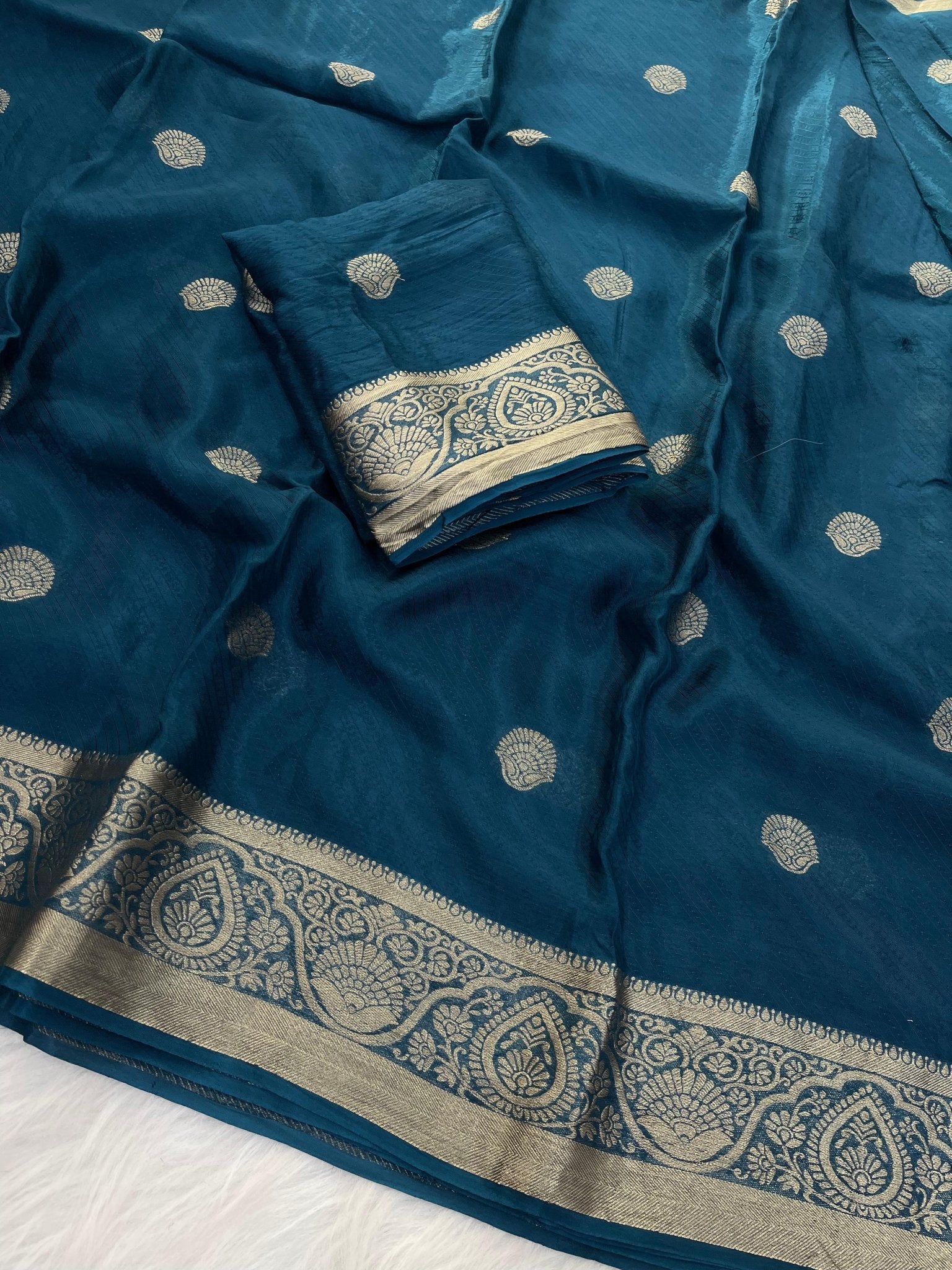 Kc 220 Pure Viscose Mysore Crepe Zari Weaving Saree - Amrah Wholesale