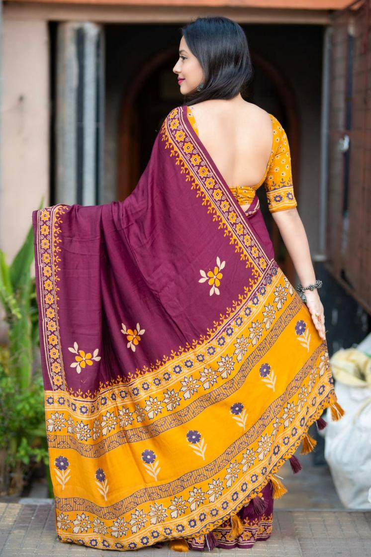 KC 825 Magic Mul Mul Ajrakh Printed Saree