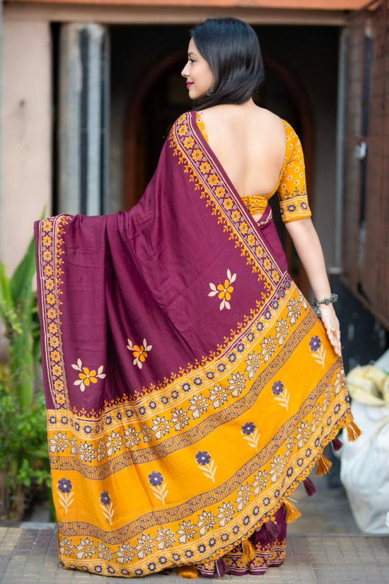 KC 825 Magic Mul Mul Ajrakh Printed Saree
