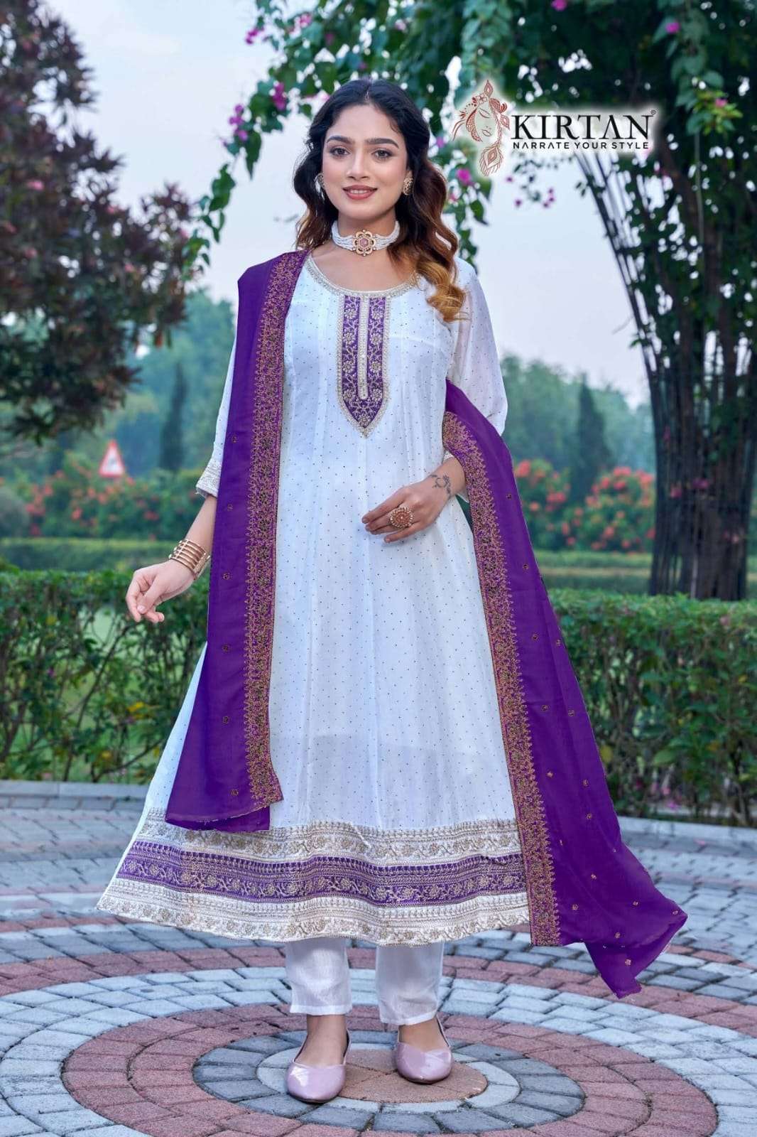 Kirtan Queen - Amrah Wholesale