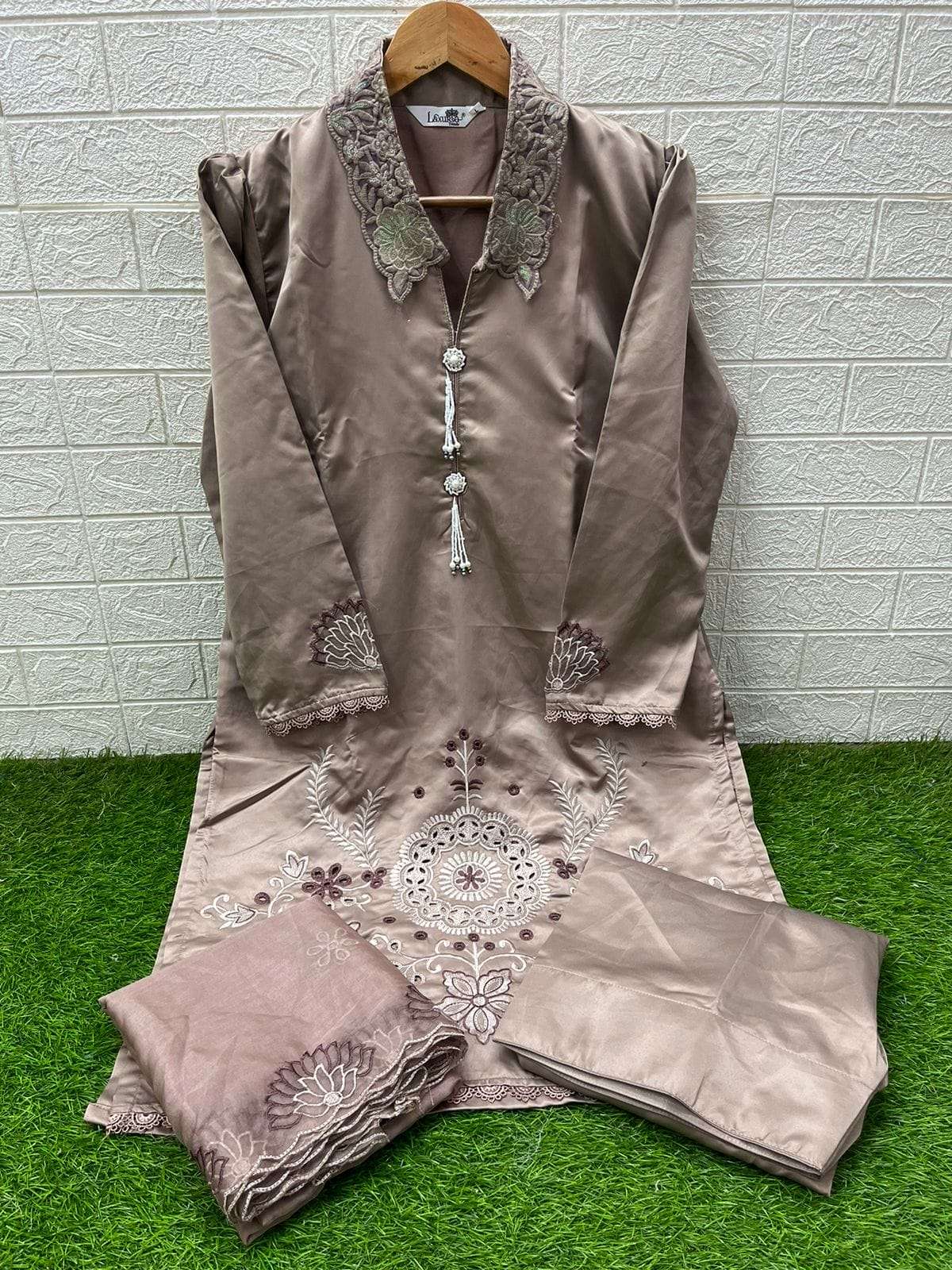 Laxuria Trendz 1567