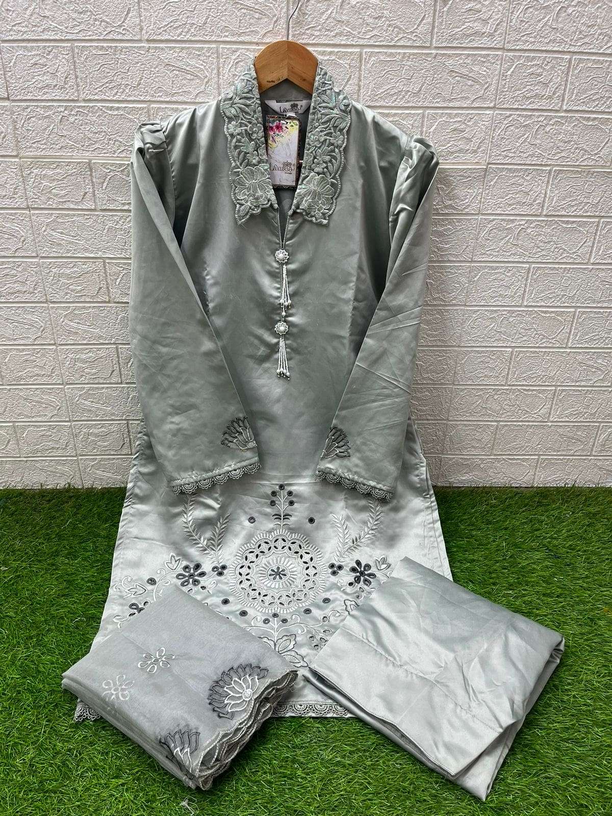 Laxuria Trendz 1567