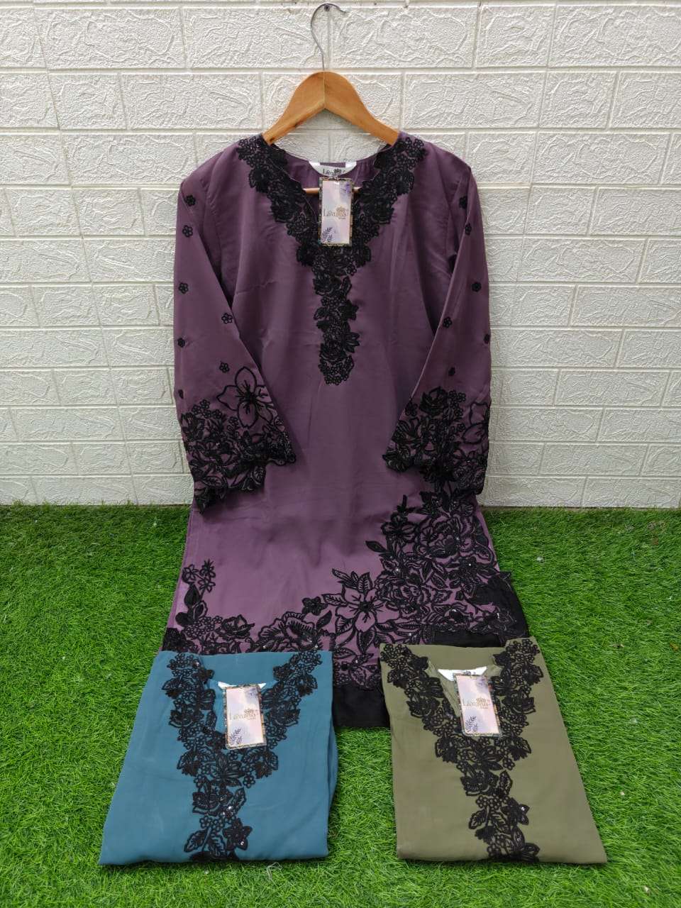 Laxuria Trendz 1600