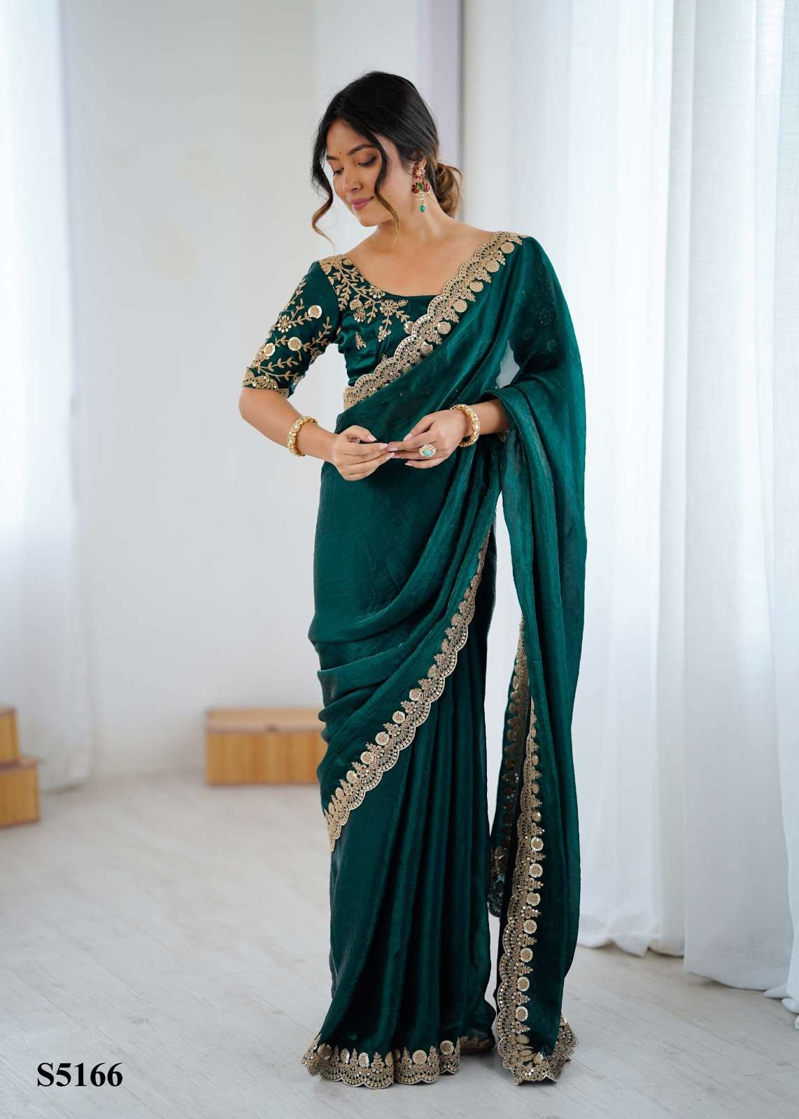 Mahotsav Kaveri Fandy Satin Embroidered Saree