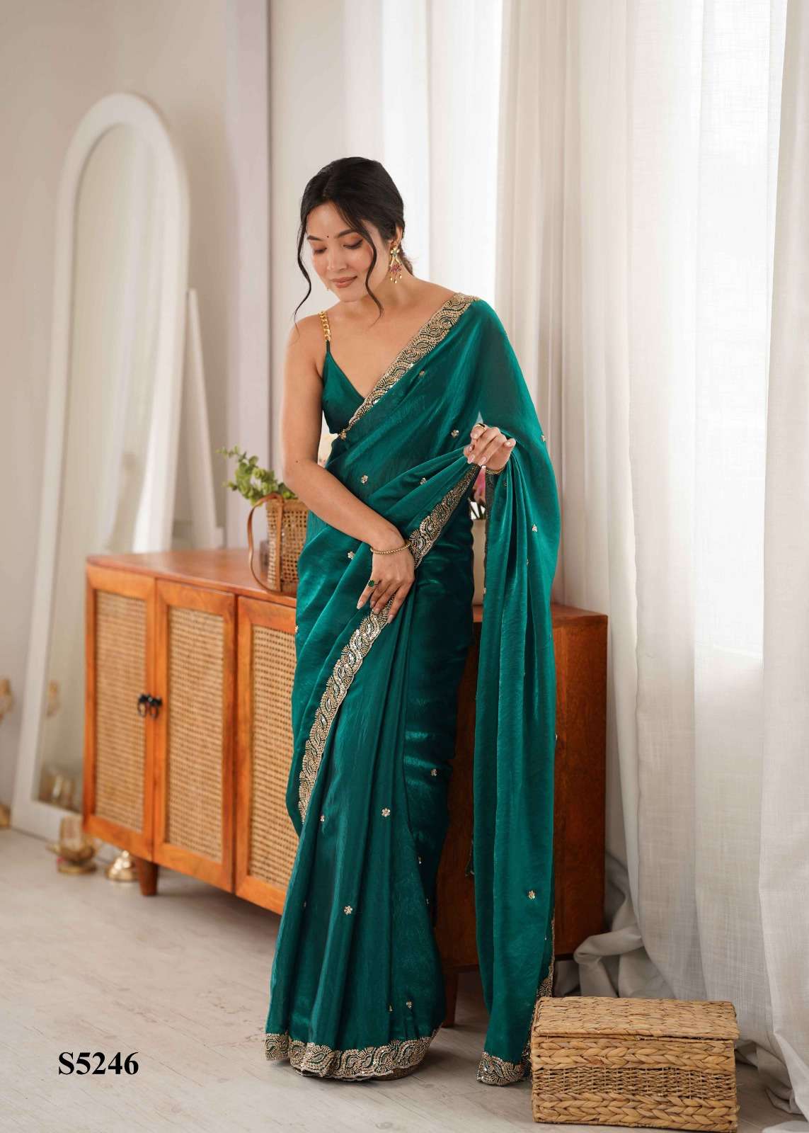 MAHOTSAV MALINI Fandy Satin Embroidery Premium Sarees