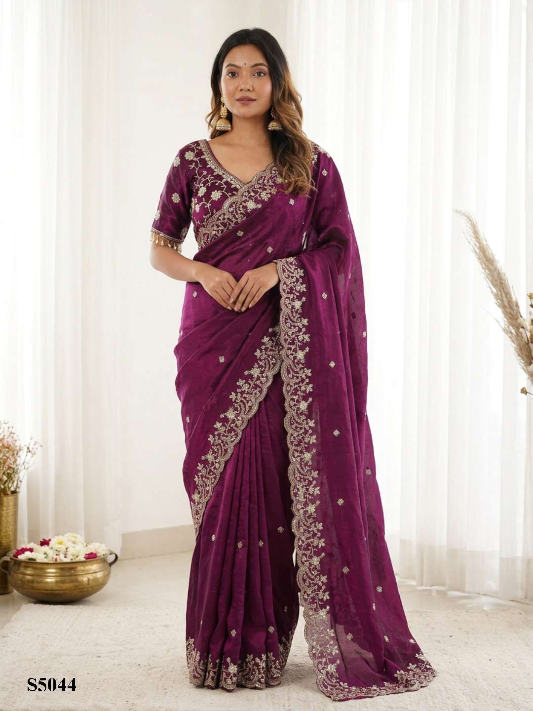MAHOTSAV PRANAVI Satin Printed Saree with Satin Blouse