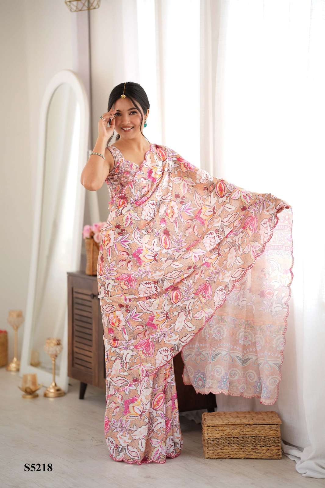 MAHOTSAV RAHA Chinon Printed Premium Sarees
