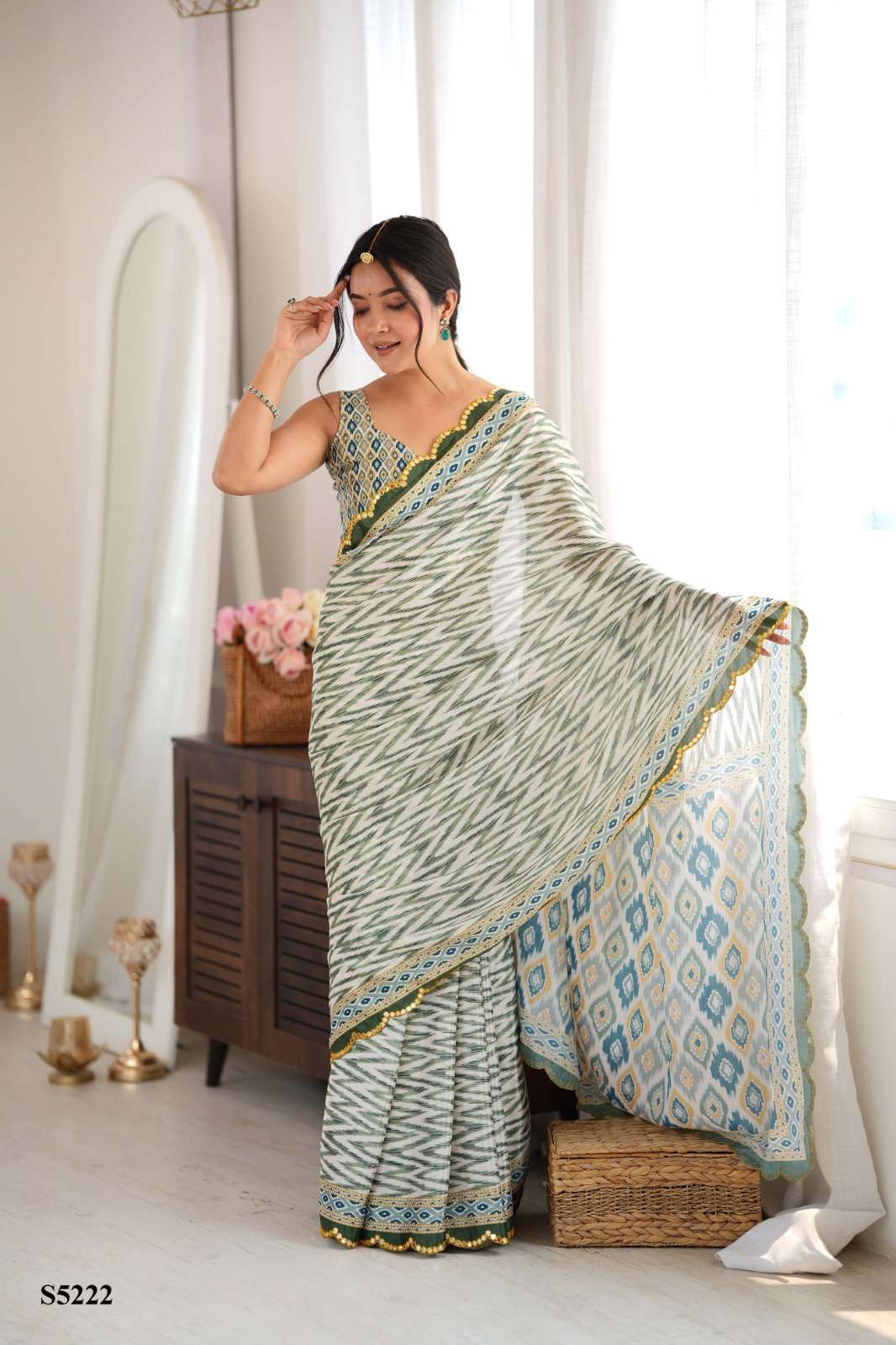 MAHOTSAV RAHA Chinon Printed Premium Sarees