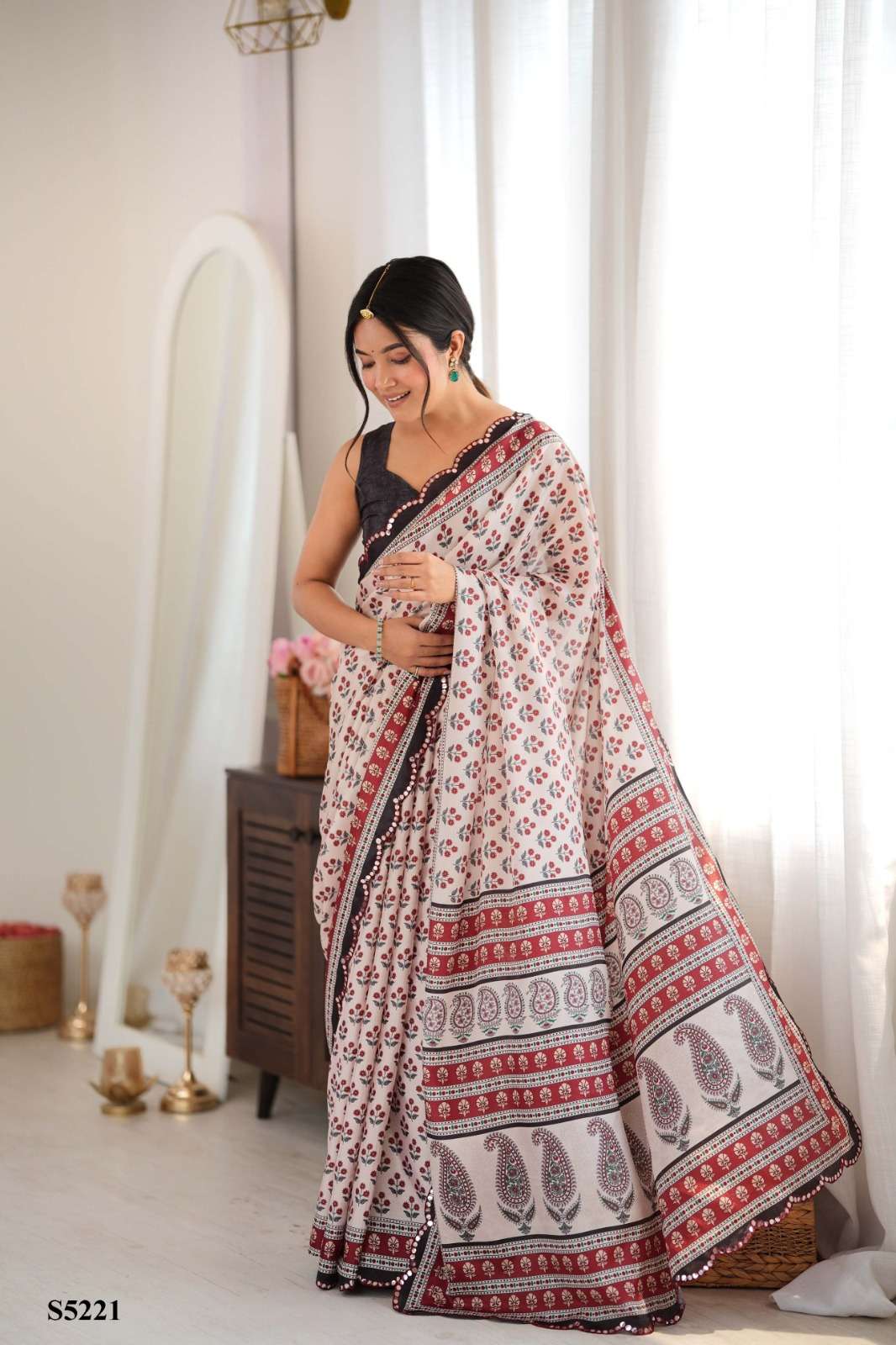 MAHOTSAV RAHA Chinon Printed Premium Sarees