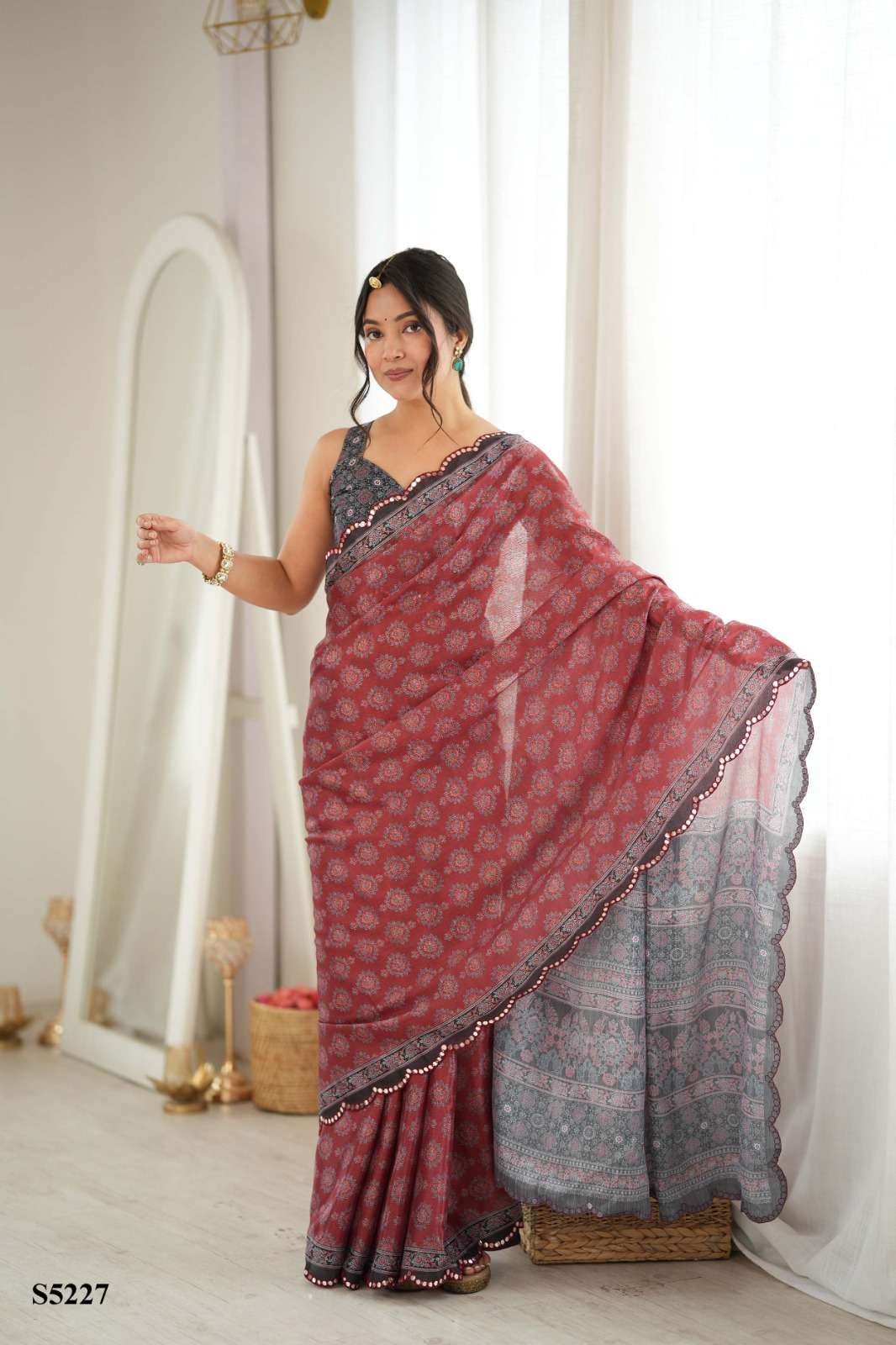 MAHOTSAV RAHA Chinon Printed Premium Sarees