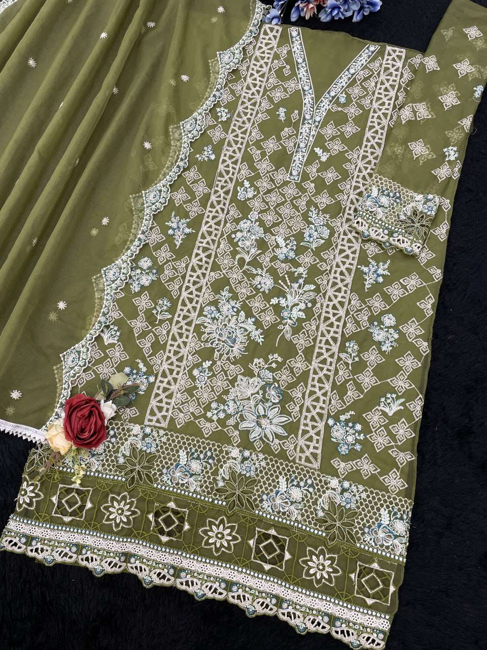 MARYAM'S -190 Heavy Organza Embroidery Semi Stitched Pakistani Suit