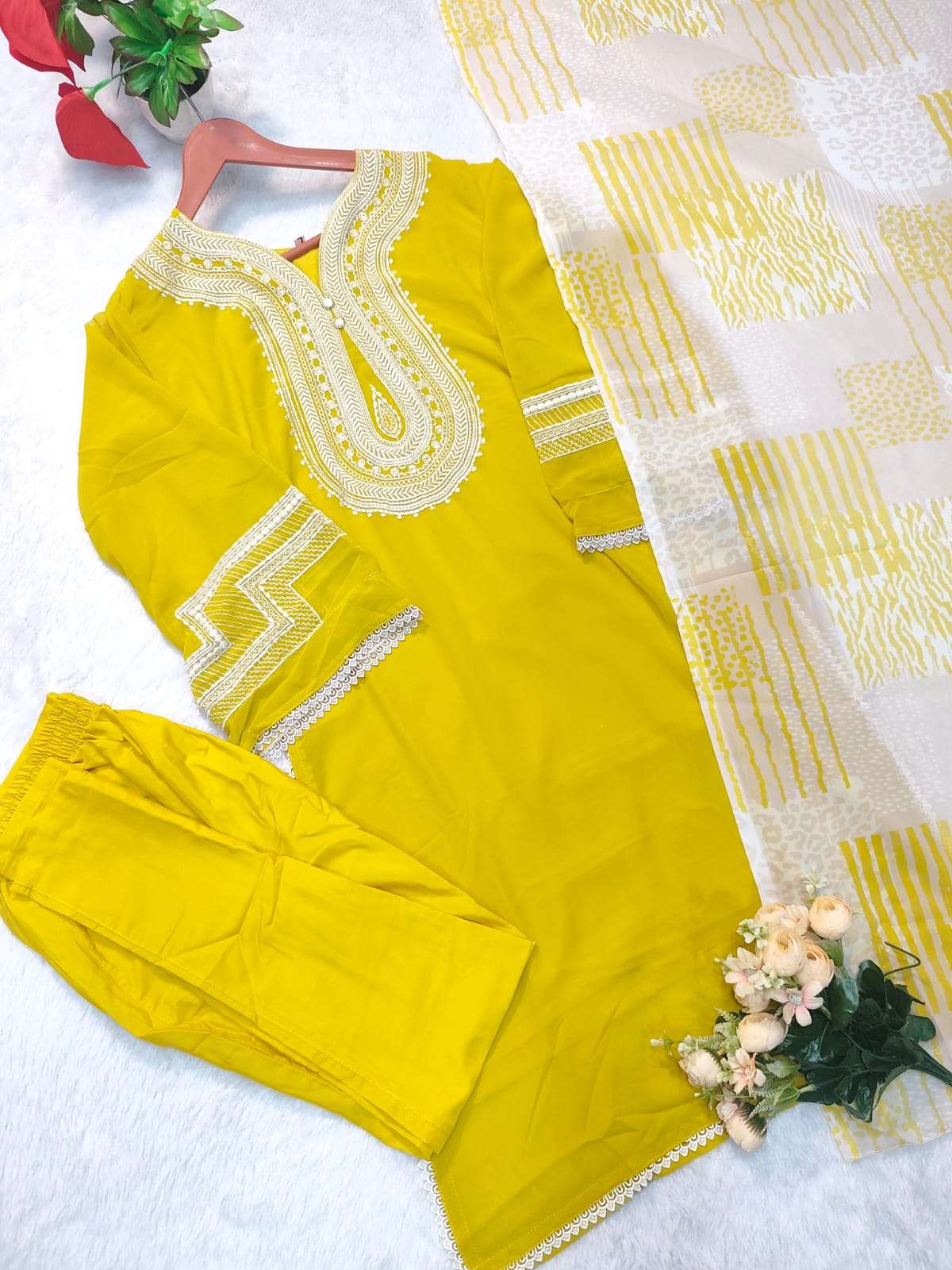 Maryam’s - 198 Georgette Pakistani Suit Set - Amrah Wholesale