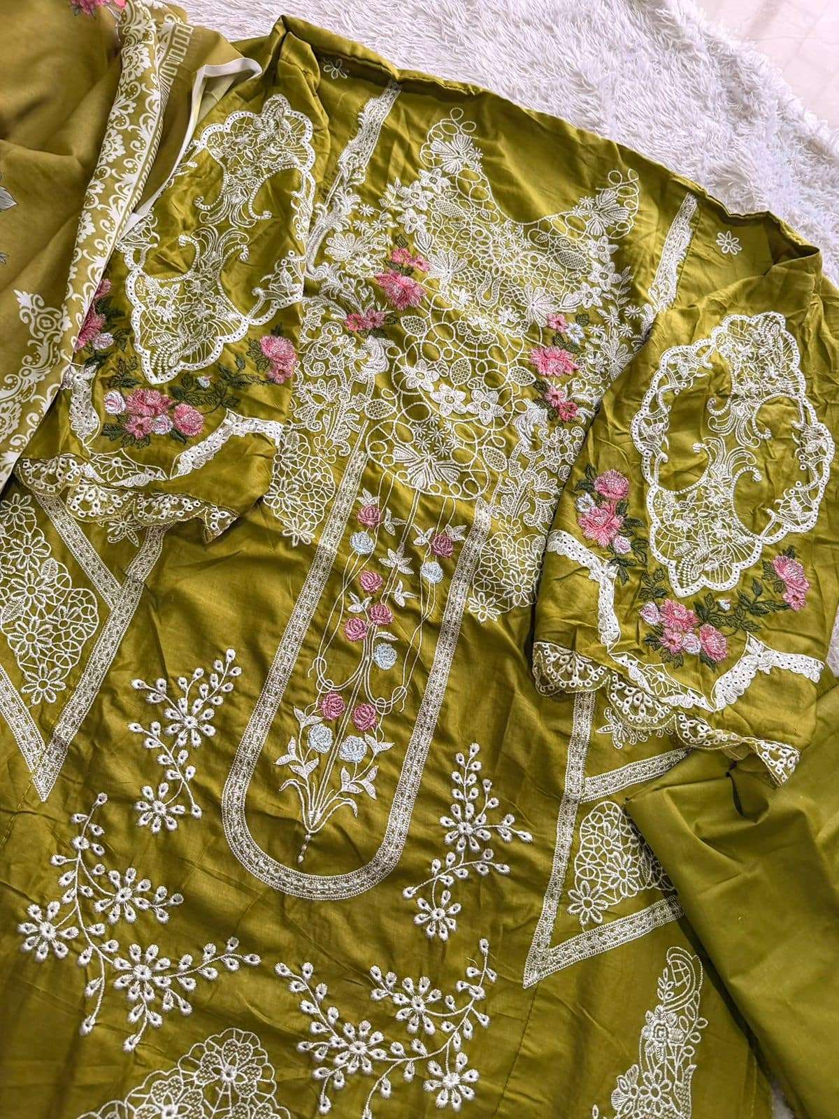 MEHBOOB TEX 1986 Pakistani Suit - Amrah Wholesale