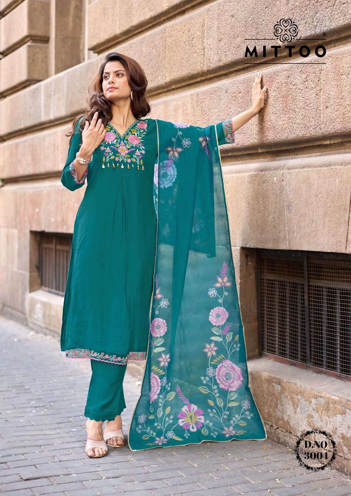 Mittoo Aarzoo Viscose Weaving Handwork Kurti Pant Dupatta Set
